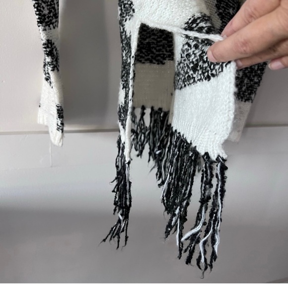 Loose Turtleneck Long sleeve oversized sweater-with fringe hem - M - Picture 5 of 5